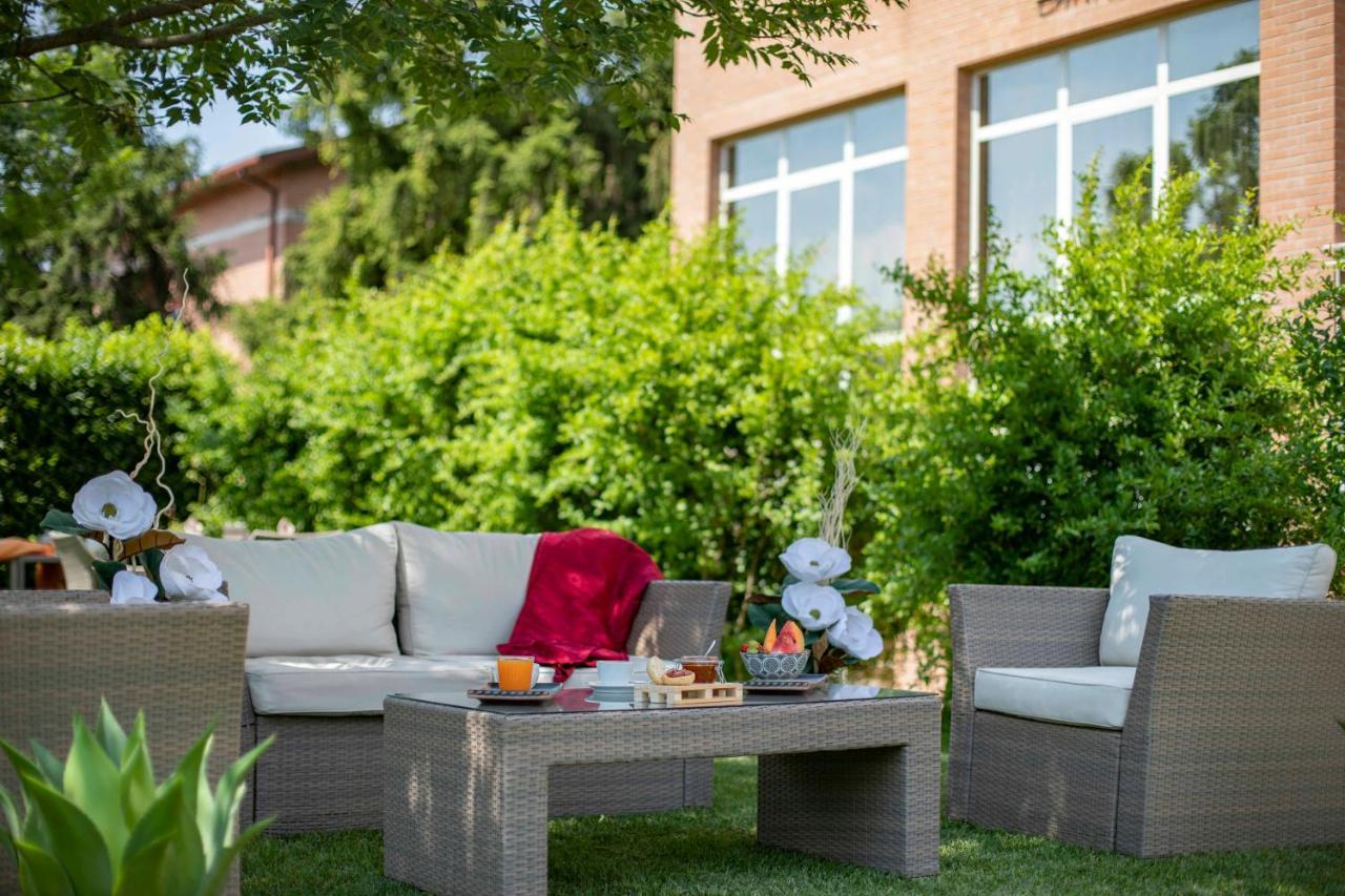 Hotel Remilia Reggio Emilia Exterior photo
