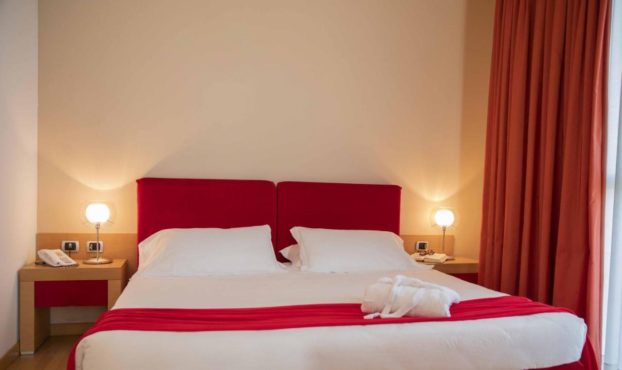 Hotel Remilia Reggio Emilia Exterior photo