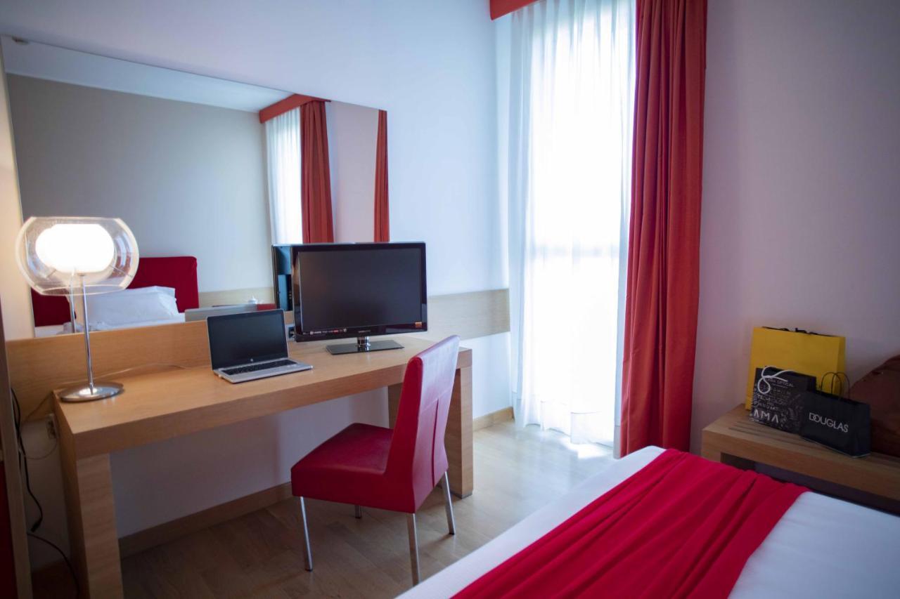 Hotel Remilia Reggio Emilia Exterior photo