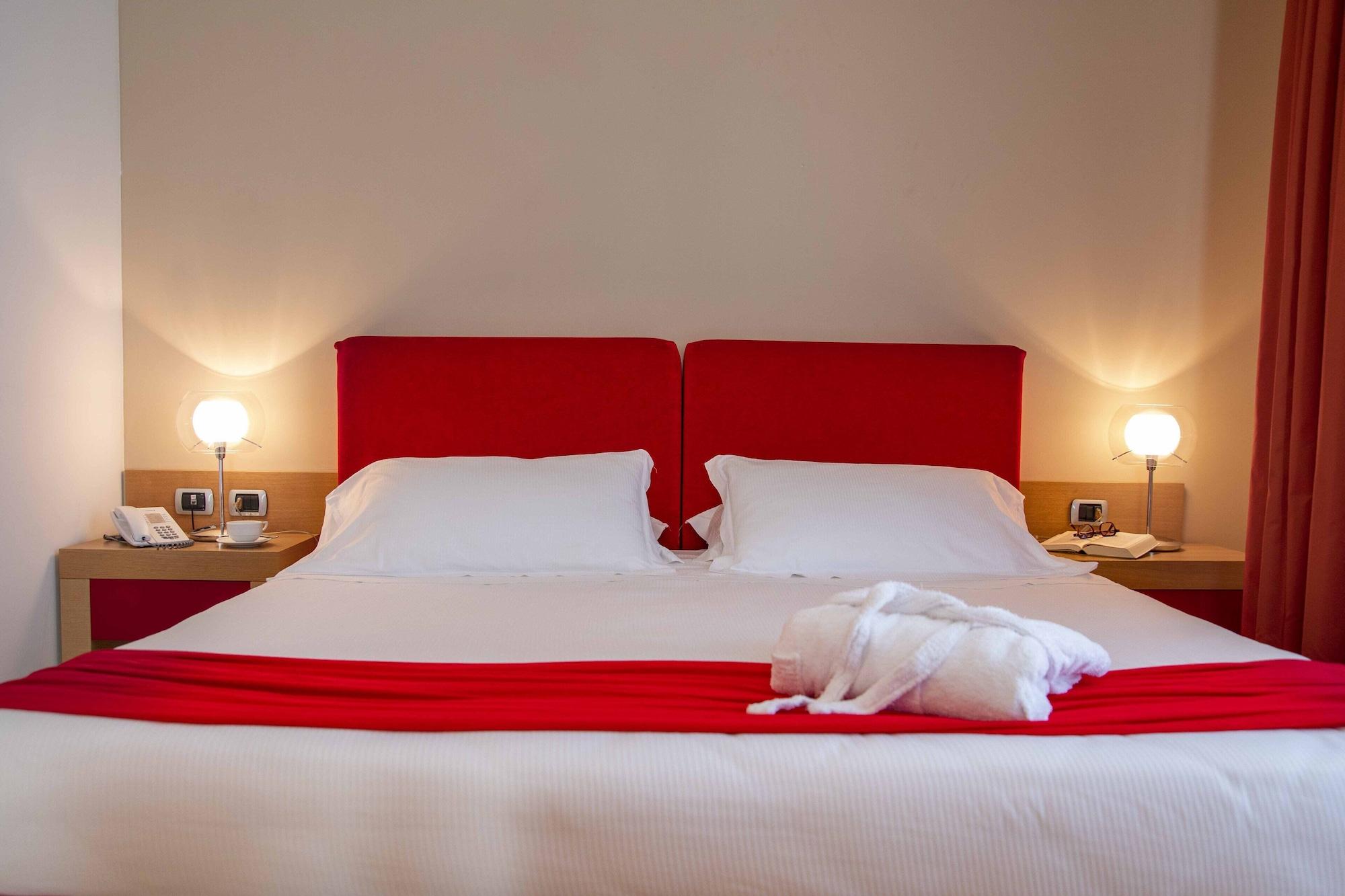 Hotel Remilia Reggio Emilia Exterior photo